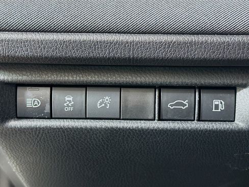 Used 2025 Toyota Camry LE image 17