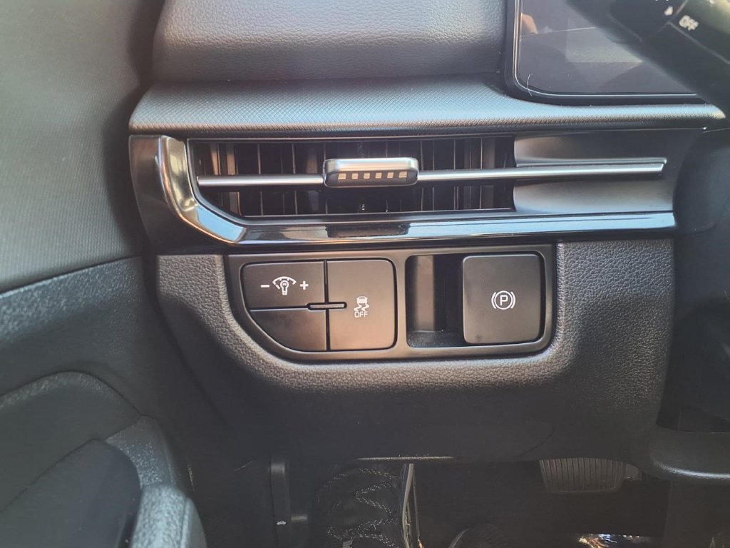 Used 2026 Kia Sportage LX FWD image 18