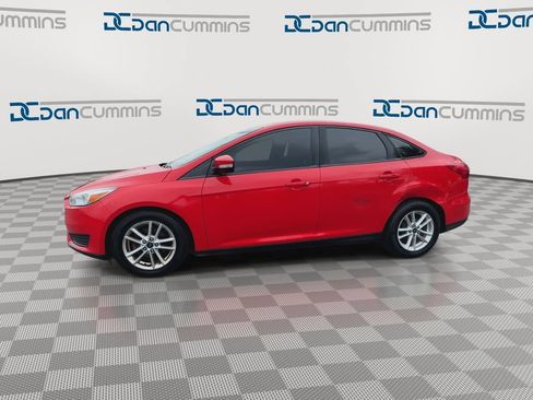 Used 2016 Ford Focus SE FWD image 5
