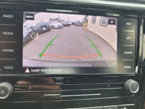 Used 2021 Volkswagen Passat 2.0T R-Line image 19