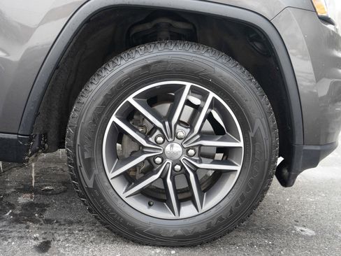 Used 2018 Jeep Grand Cherokee Limited w/ Trailer Tow Group IV image 10