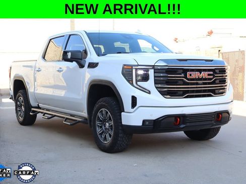 Used 2024 GMC Sierra 1500 AT4 w/ Technology Package AWD/4WD image 1