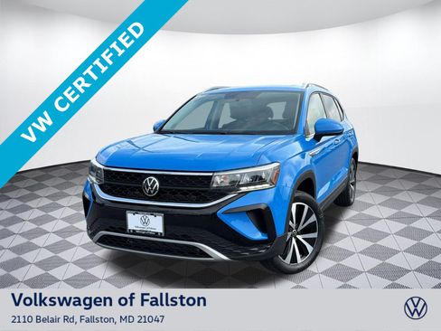Certified 2022 Volkswagen Taos SE FWD image 1
