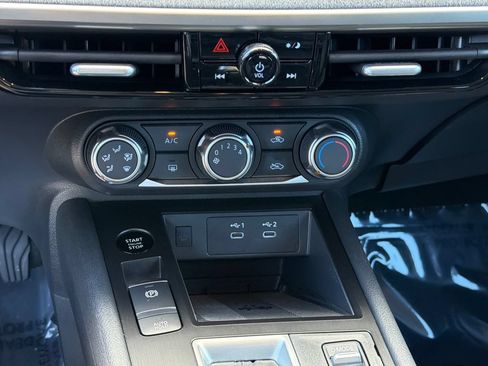 Certified 2025 Nissan Kicks SV FWD image 25