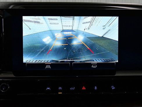 Used 2022 GMC Sierra 1500 Elevation image 26