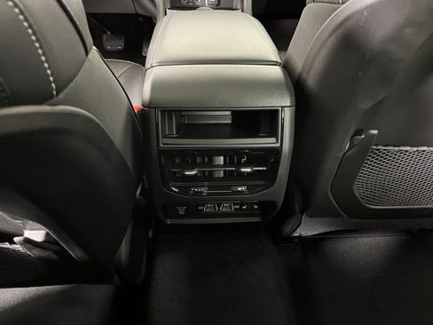 Used 2025 Jeep Grand Cherokee Limited AWD/4WD image 41