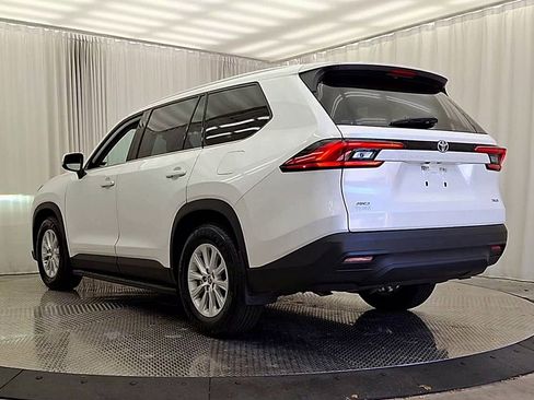 Certified 2024 Toyota Grand Highlander XLE image 9