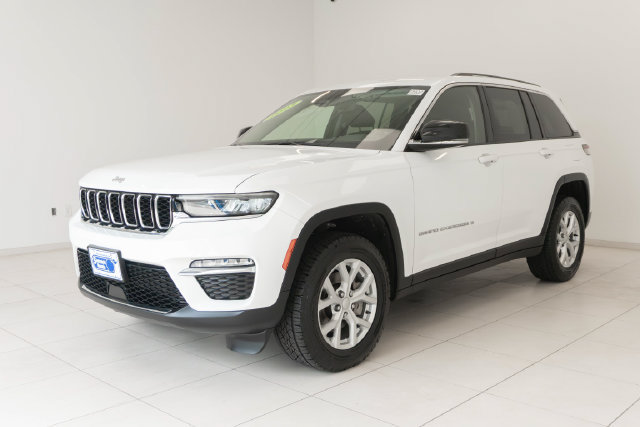Used 2023 Jeep Grand Cherokee Limited AWD/4WD image 6