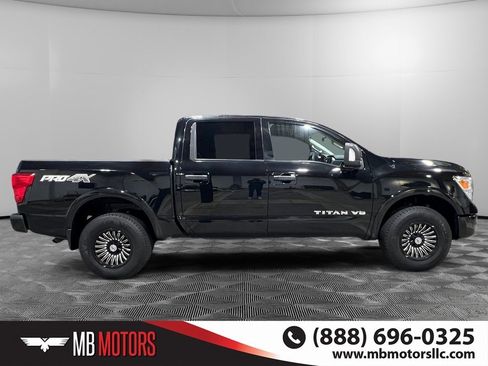 Used 2018 Nissan Titan PRO-4X image 2