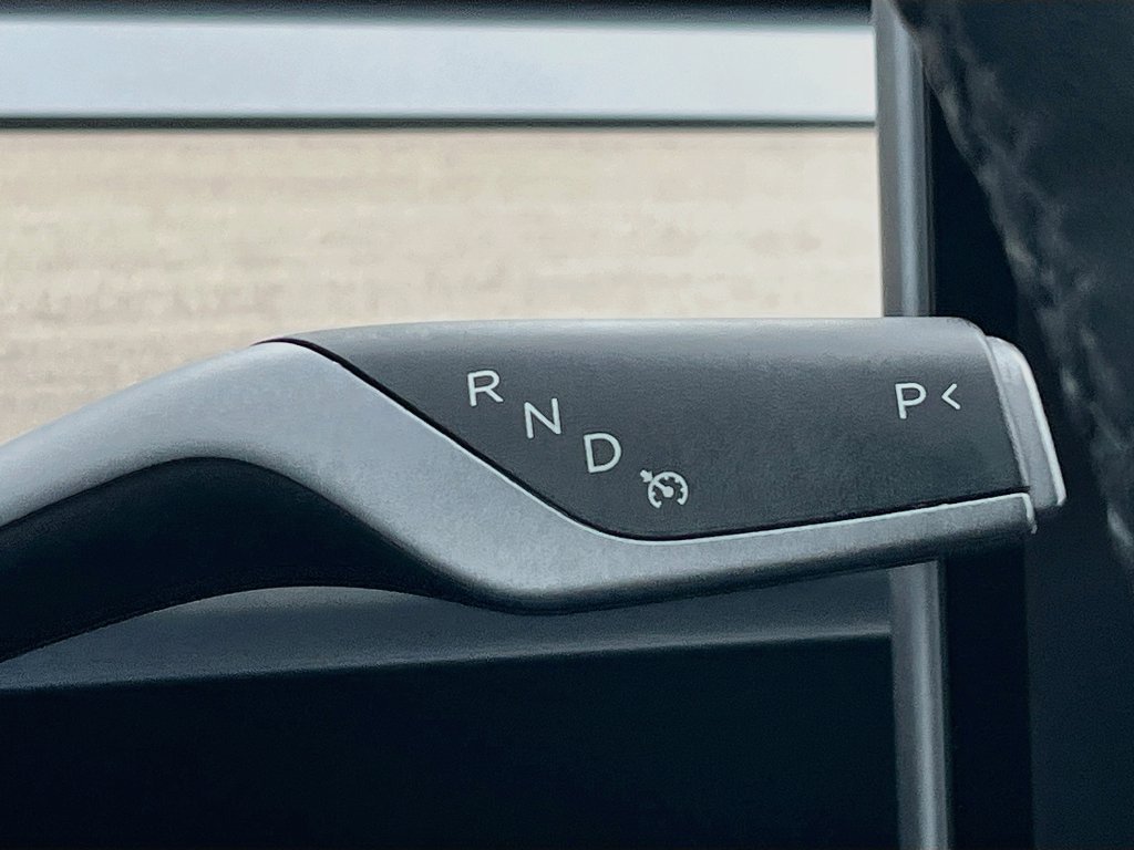 Used 2024 Tesla Model Y Long Range RWD image 17