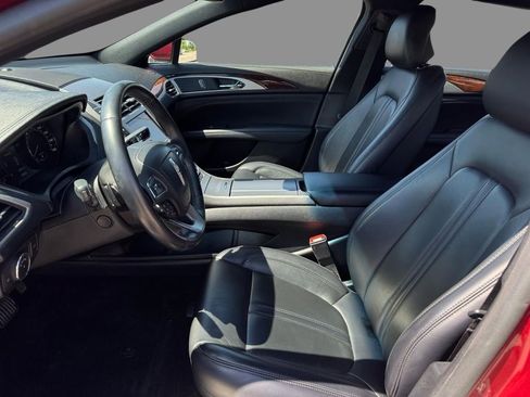 Used 2019 Lincoln MKZ Reserve FWD image 4