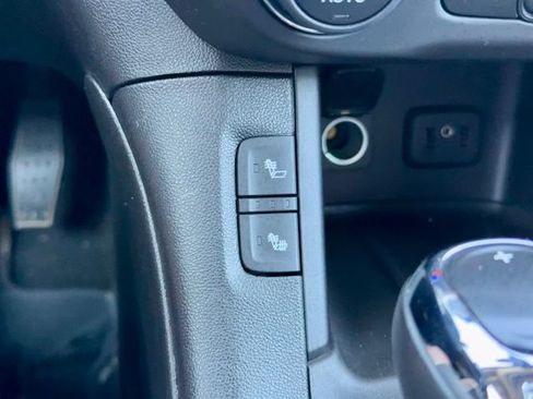 Used 2019 GMC Acadia SLE FWD image 23