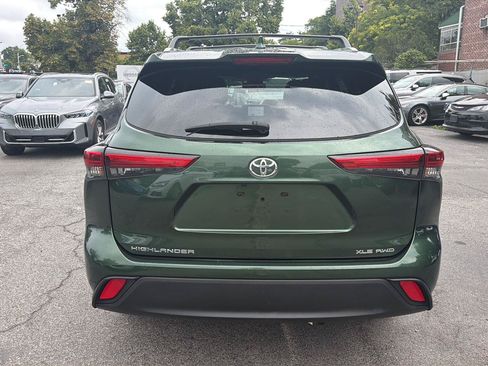 Used 2023 Toyota Highlander XLE AWD/4WD image 6