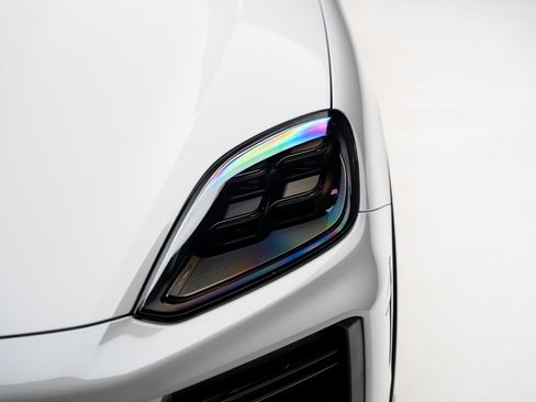 Used 2024 Porsche Cayenne Turbo GT image 11