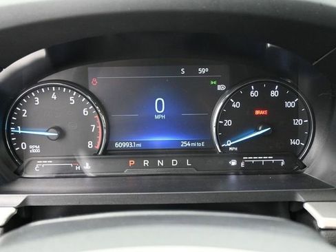 Used 2022 Ford Explorer XLT w/ Equipment Group 202A image 9