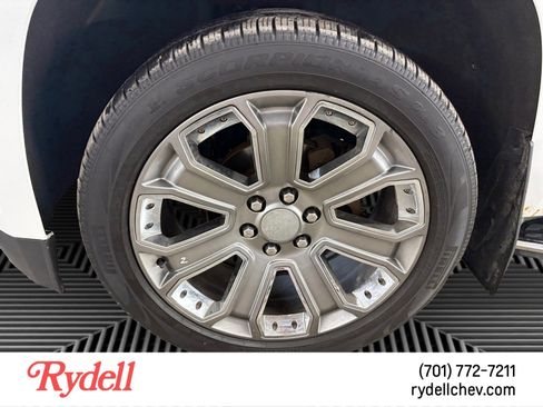 Used 2017 GMC Yukon SLT AWD/4WD image 9