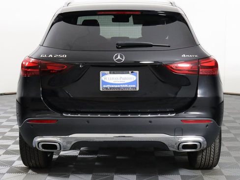 New 2025 Mercedes-Benz GLA 250 4MATIC image 9