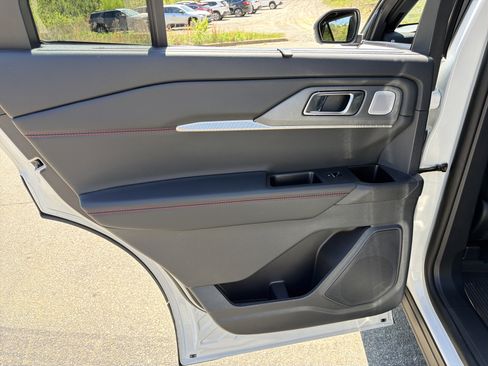 Used 2025 Ford Explorer ST AWD/4WD image 22