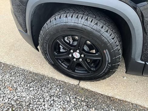 Used 2023 GMC Acadia AT4 w/ Technology Package AWD/4WD image 12