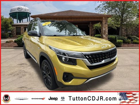 Used 2022 Kia Seltos Nightfall Edition image 1