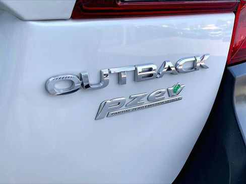 Used 2016 Subaru Outback 2.5i Limited AWD/4WD image 14