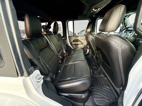Used 2022 Jeep Wrangler Unlimited Sahara image 31
