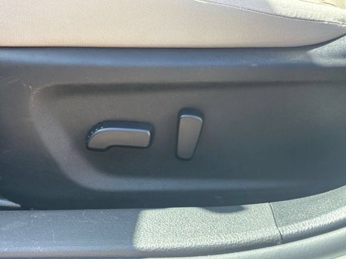 Used 2025 Nissan Altima 2.5 SV FWD image 21
