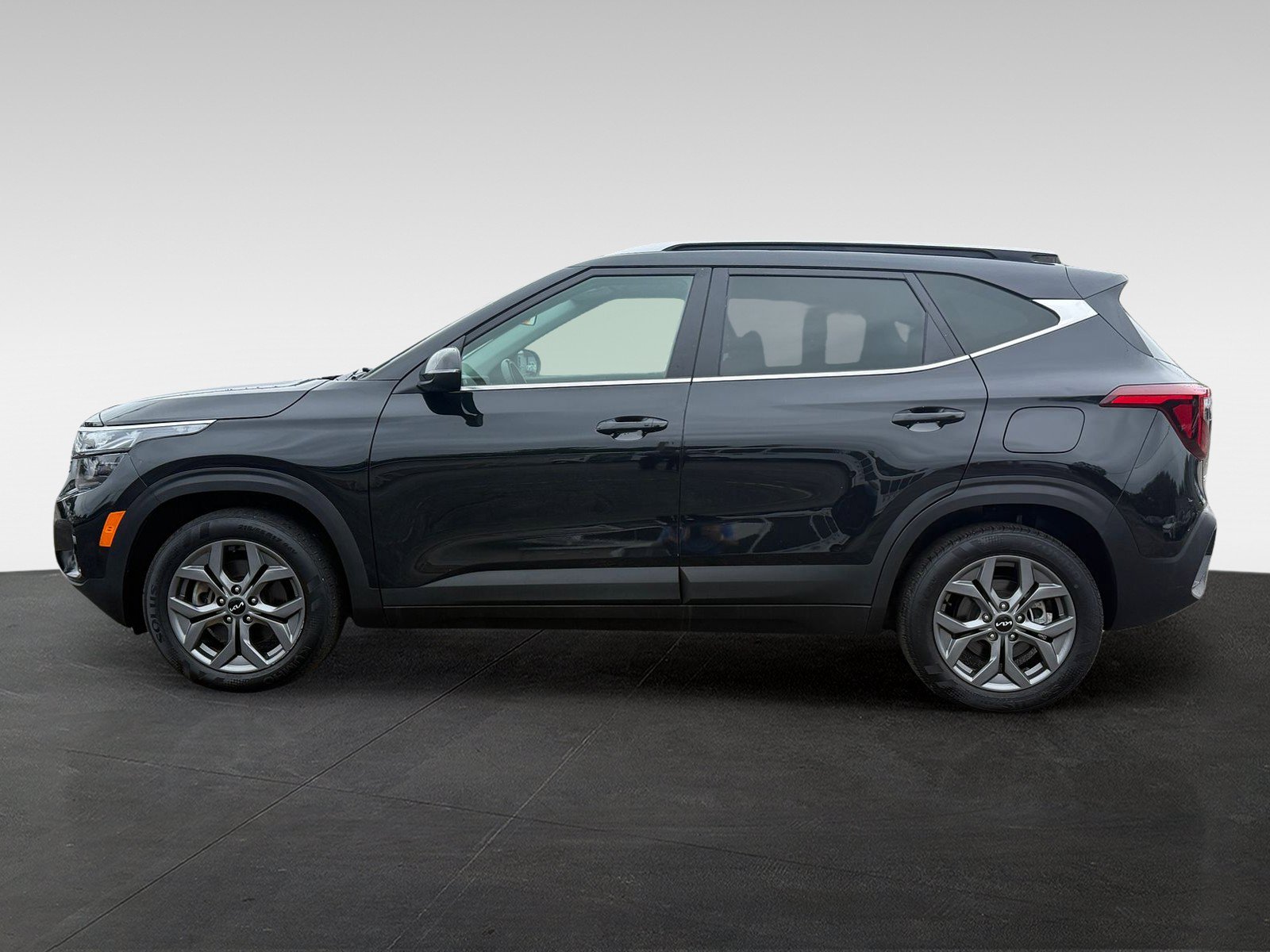 Used 2024 Kia Seltos S AWD/4WD image 8