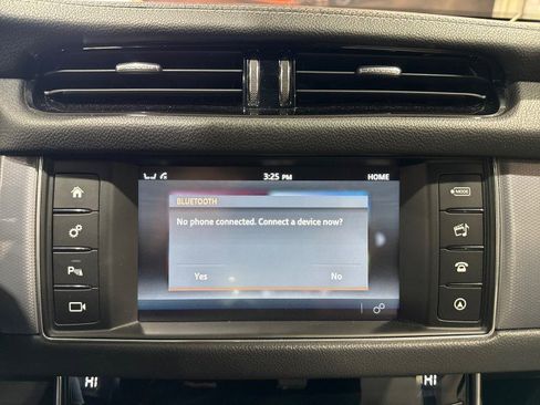 Used 2016 Jaguar XF R-Sport image 82