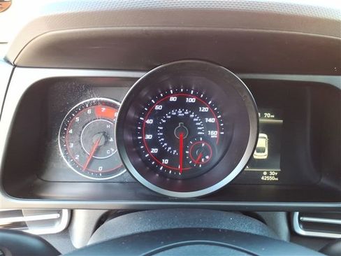 Used 2023 Hyundai Elantra SEL image 14