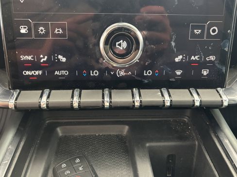 Used 2025 GMC Acadia AT4 w/ LPO, Floor Liner Package AWD/4WD image 15