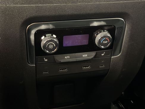 Used 2025 Chevrolet Tahoe High Country AWD/4WD image 39