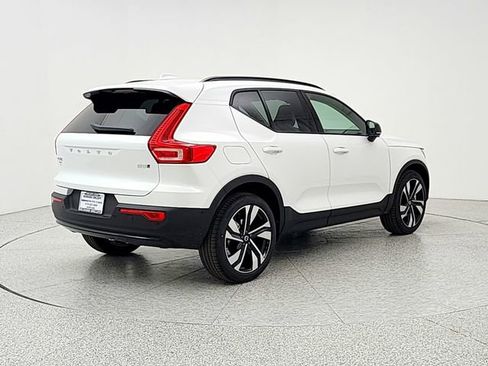 New 2026 Volvo XC40 B5 Ultra w/ Climate Package AWD/4WD image 5