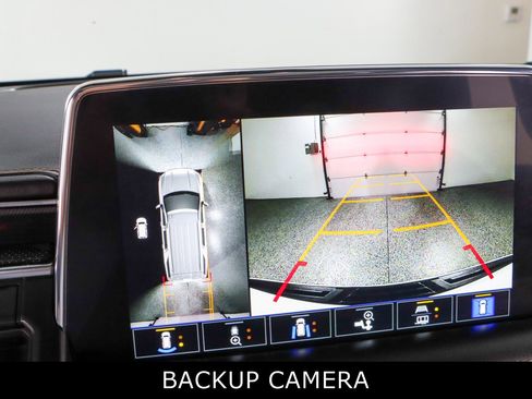 Used 2021 GMC Yukon AT4 w/ Technology Package AWD/4WD image 19