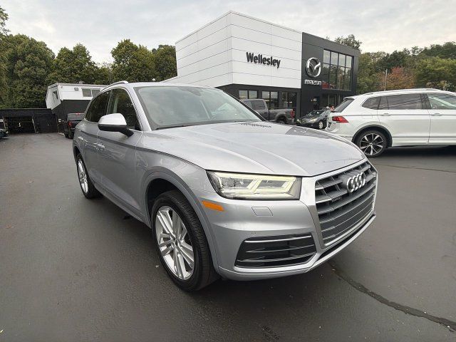 Used 2018 Audi Q5 2.0T Premium Plus w/ Premium Plus Package AWD/4WD image 2