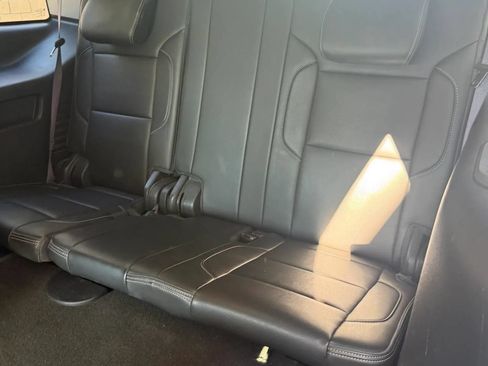 Used 2017 GMC Yukon Denali RWD image 10