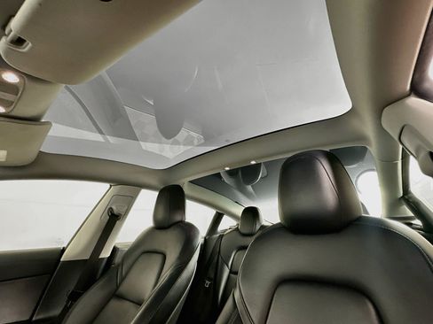 Used 2022 Tesla Model 3 Standard Range RWD image 25
