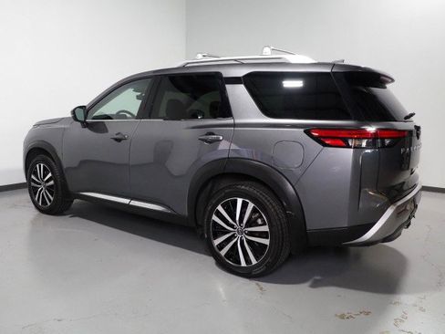 Used 2023 Nissan Pathfinder Platinum FWD image 9