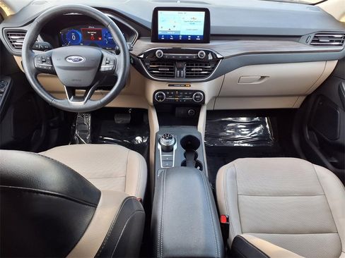 Used 2020 Ford Escape Titanium image 10