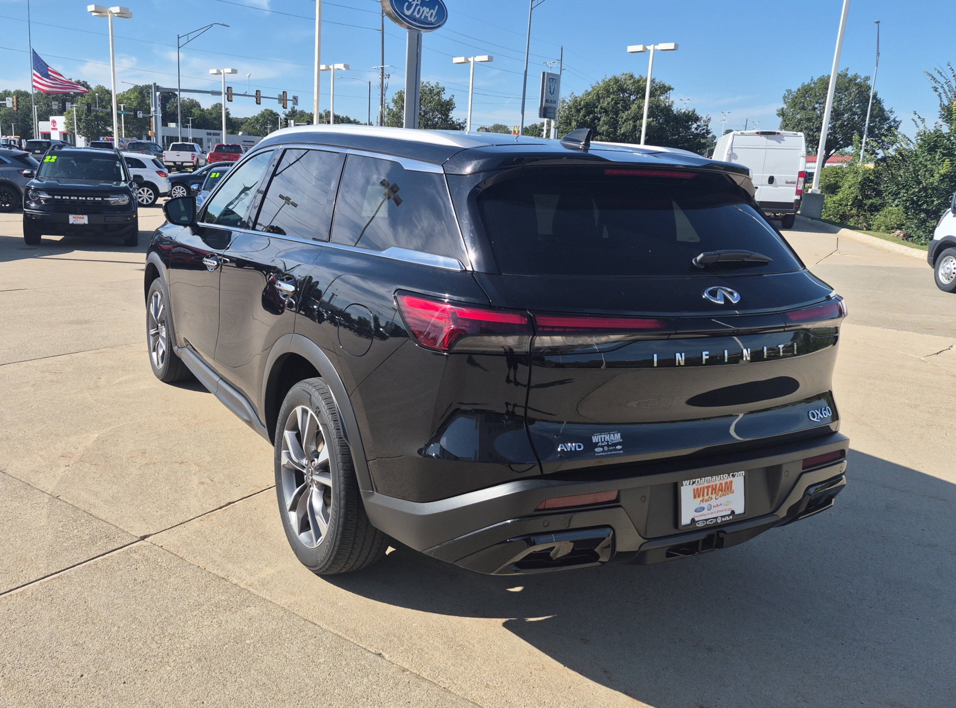 Used 2023 INFINITI QX60 Luxe AWD/4WD image 7