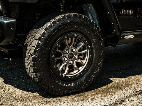 Used 2021 Jeep Wrangler Unlimited Rubicon w/ Trailer Tow Package AWD/4WD image 14