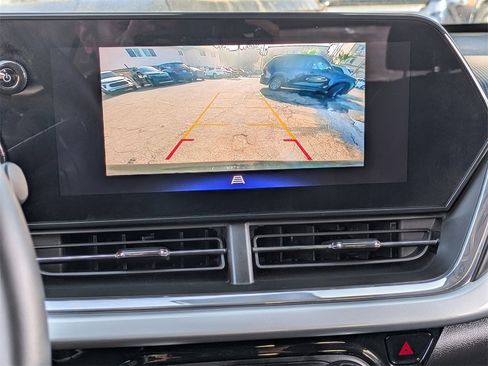 Used 2025 Chevrolet Trax LT w/ LT Convenience Package image 16