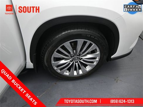 Used 2023 Toyota Highlander Platinum image 39