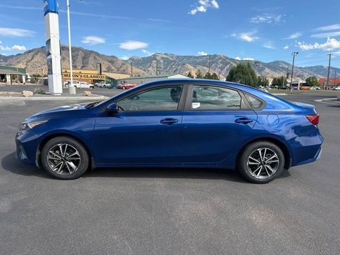 Used 2022 Kia Forte LXS FWD image 5
