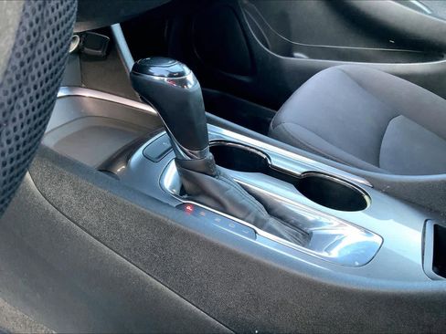 Used 2020 Chevrolet Malibu LT FWD image 15