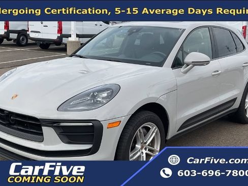 Used 2023 Porsche Macan AWD/4WD image 1