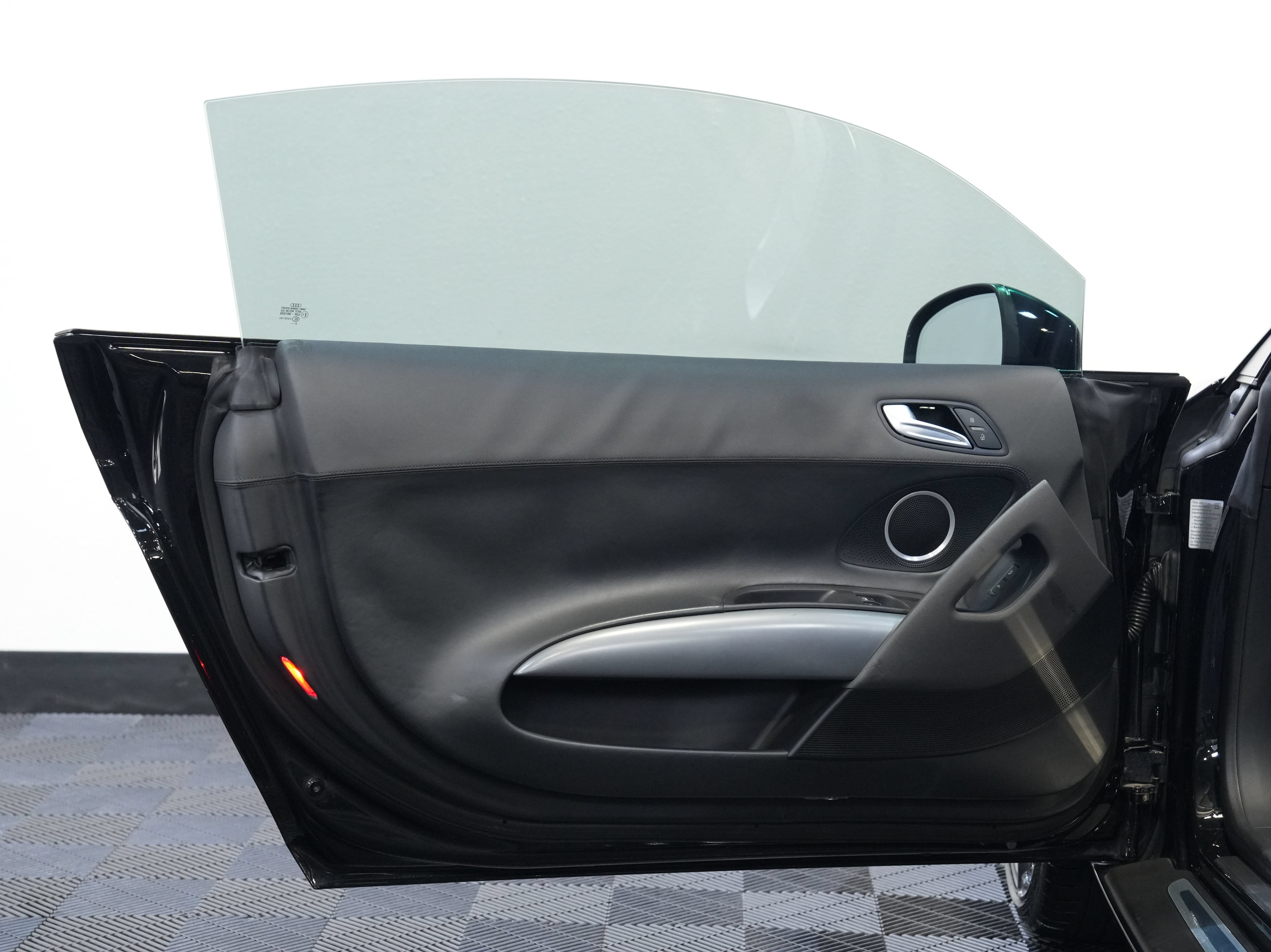 Used 2011 Audi R8 V8 AWD/4WD image 21
