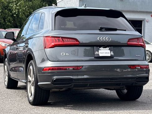 Used 2020 Audi Q5 2.0T Titanium Premium Plus w/ Premium Plus Package AWD/4WD image 3