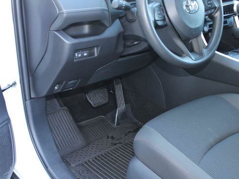 Used 2024 Toyota RAV4 LE AWD/4WD image 46