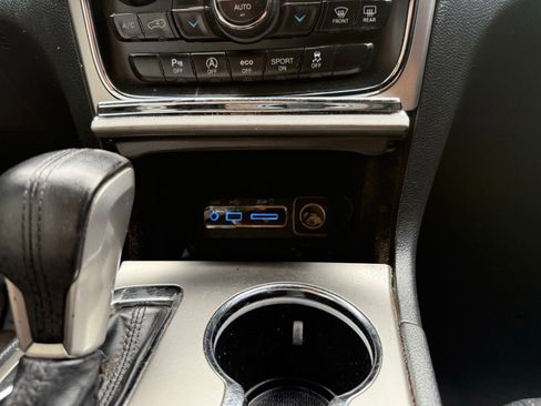 Used 2017 Jeep Grand Cherokee Altitude image 48